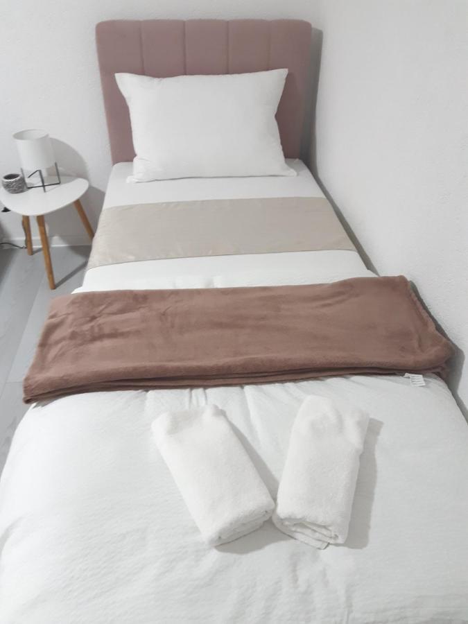 Апартаменти Apartman-Stan Na Dan -Stolac Екстер'єр фото